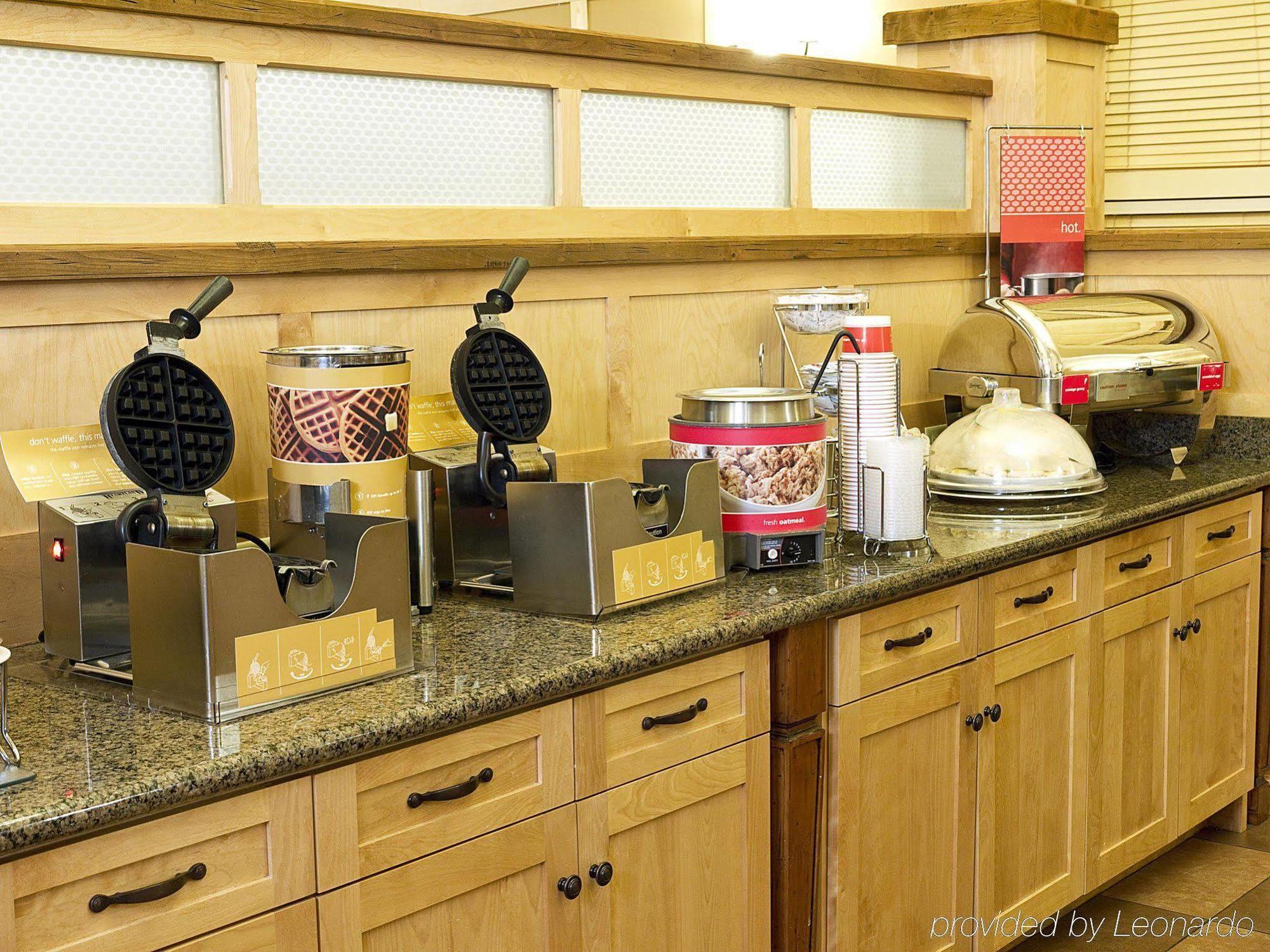 Hampton Inn & Suites Steamboat Springs Restaurant photo